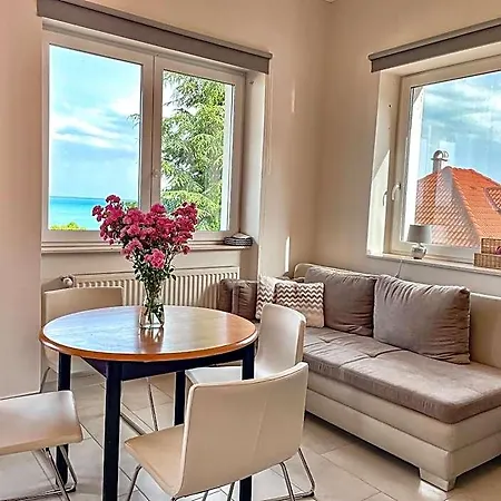 Belvarosi Haz Gyoenyoeru Panoramaval Balatonalmádi